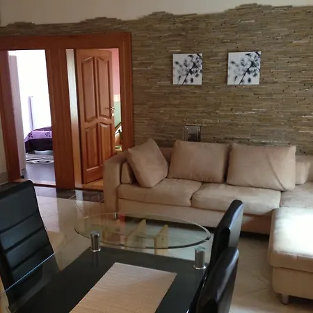 Apartman Virág Appartamento *