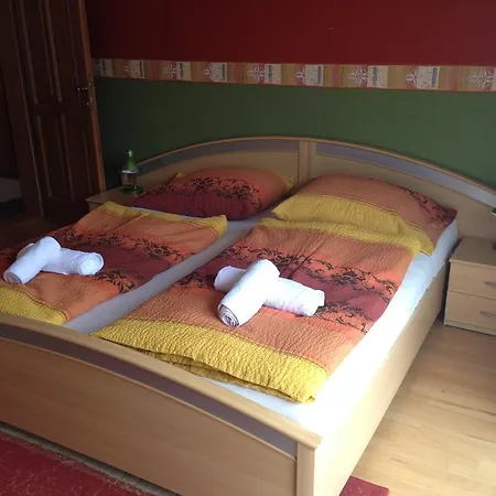 Apartman Virág Appartamento *