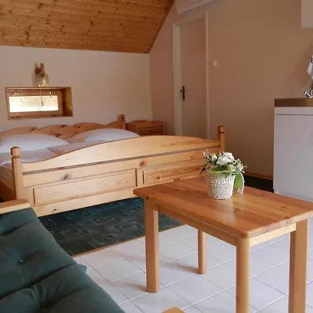 Appartamento Apartman Virág *